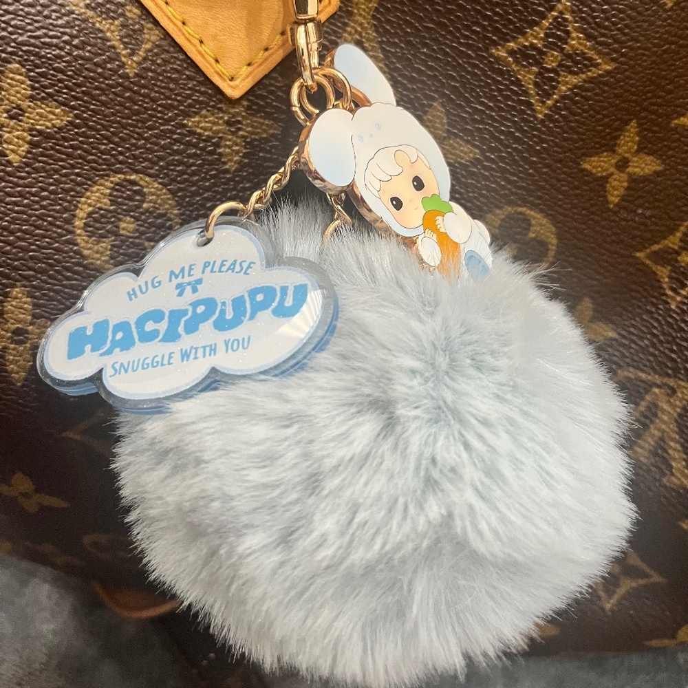 Popmart Hacipupu bag charm (authentic)
